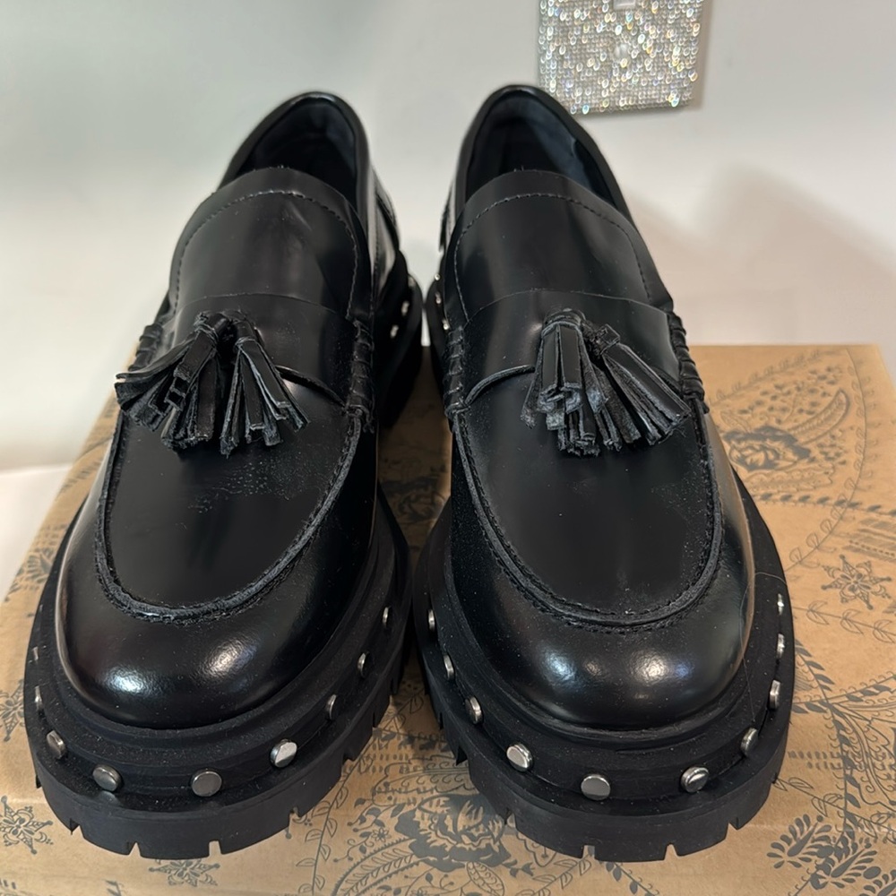 NIB never worn, Free People Teagan Tassel Loafer